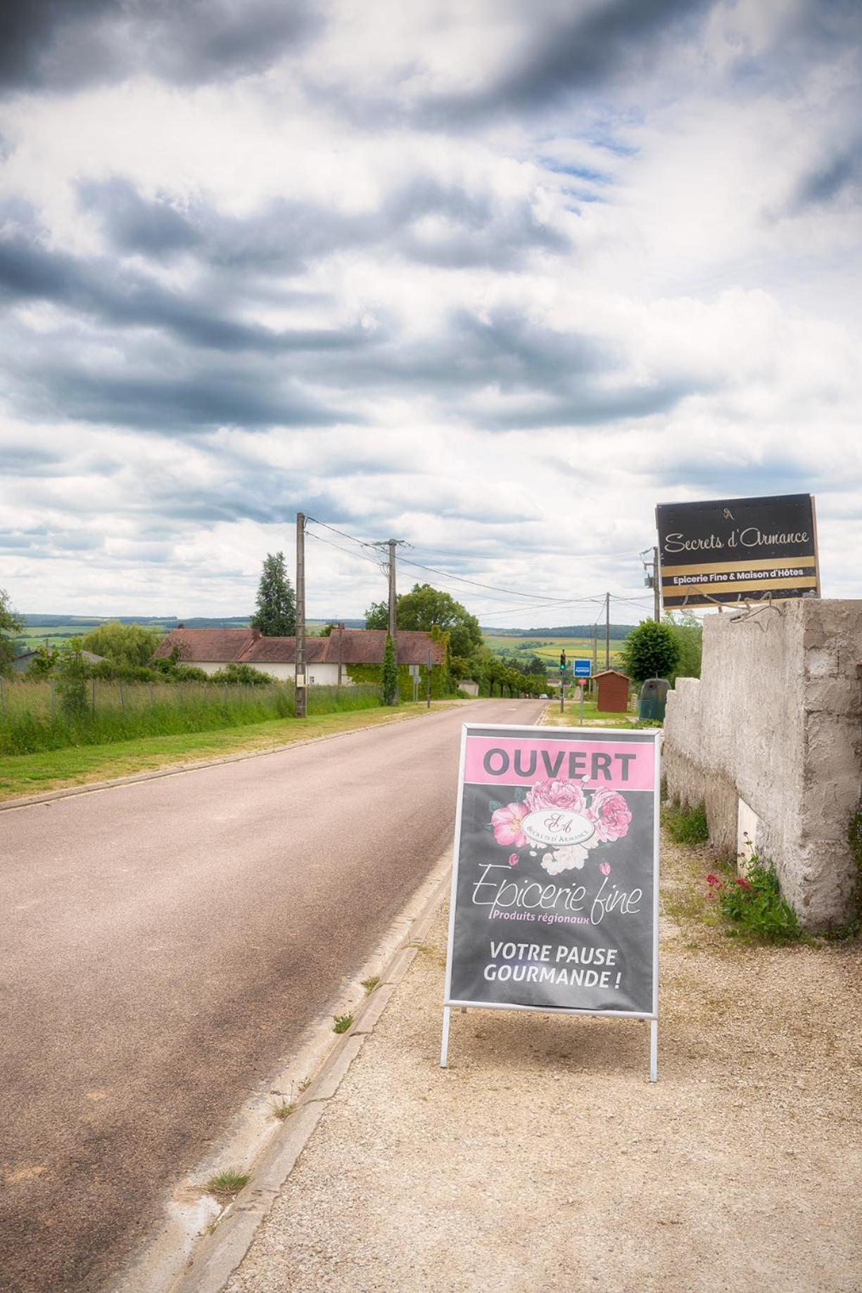 Gite De Charme, Grand Confort Marolles-sous-Lignieres Exterior photo